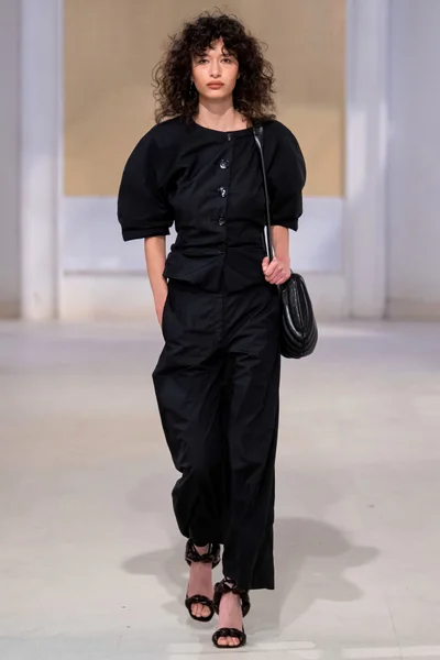 Look 4